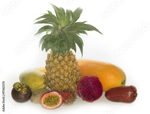 Fototapeta Naklejka Na Ścianę i Meble -  tropical fruits isolated