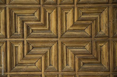 Fototapeta Naklejka Na Ścianę i Meble -  Detalle de puerta de madera antigua en Iglesia