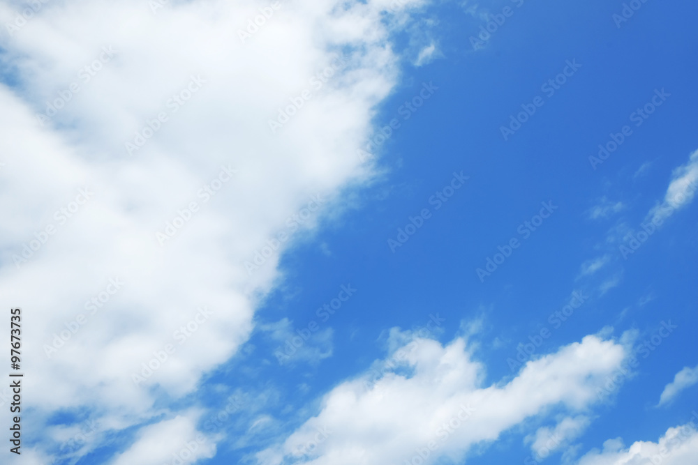 Obraz premium Cloudy blue sky