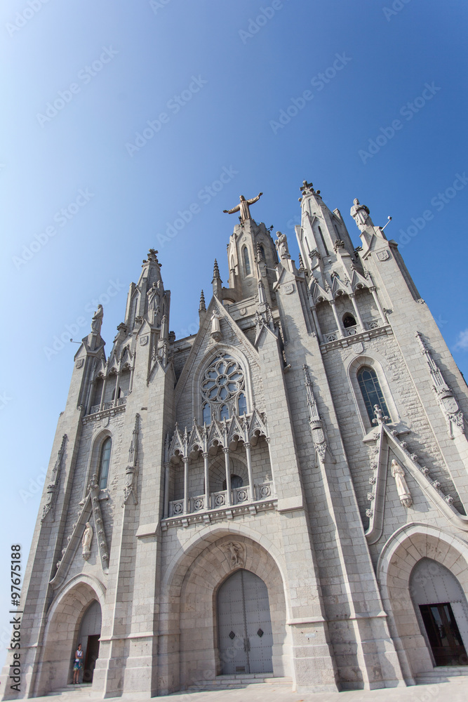 Храм Святого Сердца на горе Тибидабо. Барселона, Каталония, Испания.
