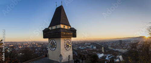 Obraz na płótnie Grazer Uhrturm, Wahrzeichen der Stadt Graz w salonie