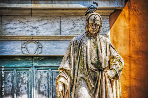 Nicola Pisano statue in Pisa