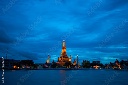 Wat Arun Temple landmarks of bangkok Thailand © joesayhello