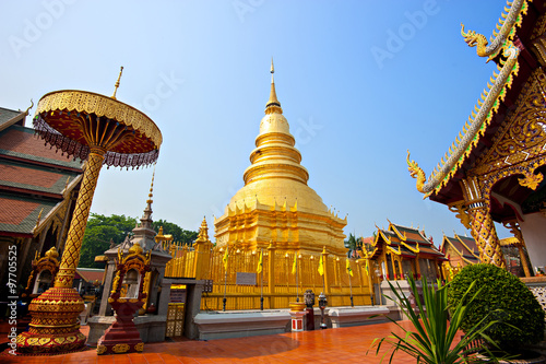 Wat Phra That Hariphunchai's earliest origins were in 897 Travel landmark of Lampang Province , North of THAILAND