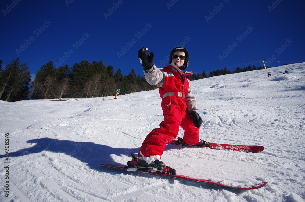 sports d'hiver - jeune skieur
