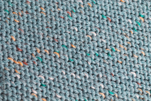 Knitted fabric made of coloured yarn