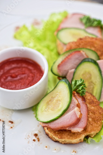 pancakes with ham and cucumber 
