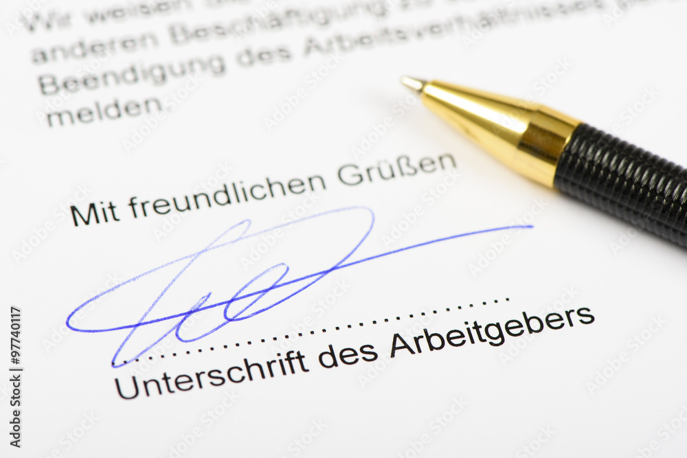 Kündigung des Arbeitsverhältnisses mit Unterschrift des Arbeitgebers Kündigung des Arbeitsverhältnisses mit Unterschrift des Arbeitgebers