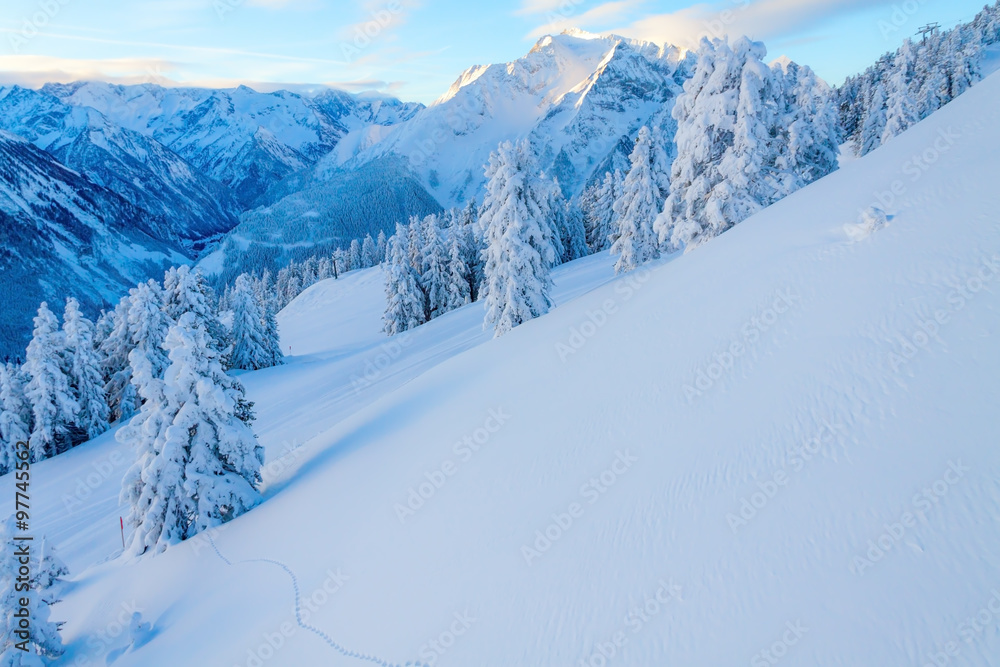 Fototapeta premium Morning in the snowy mountains.