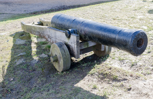 Bild auf Leinwand Old cannon