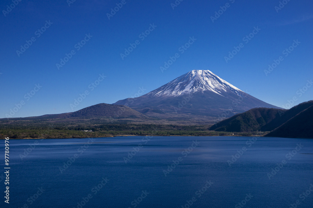 本栖湖と富士山 本栖湖と富士山