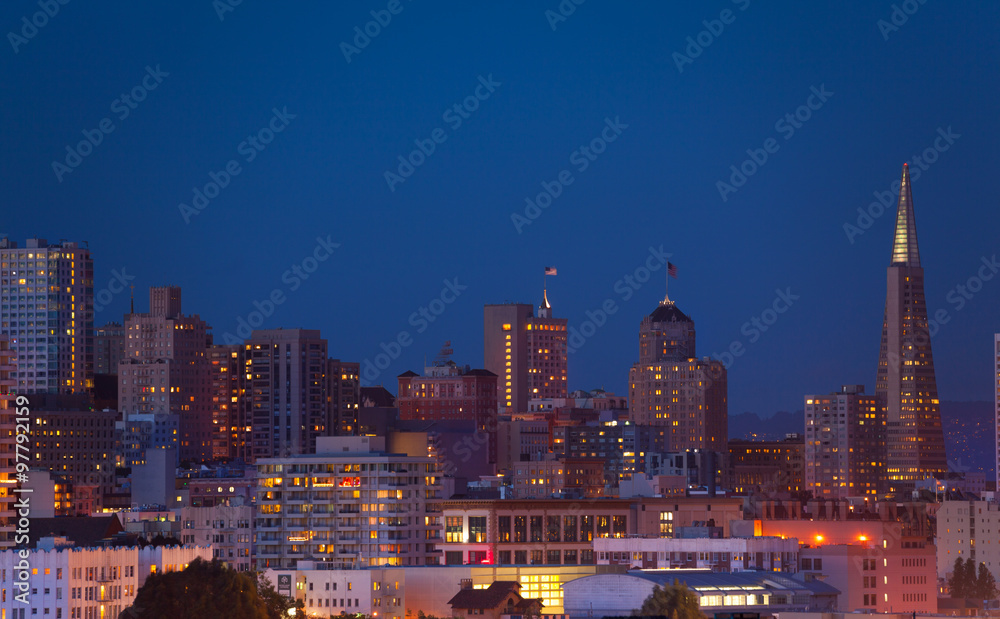 Obraz premium Nocny widok panoramę San Francisco
