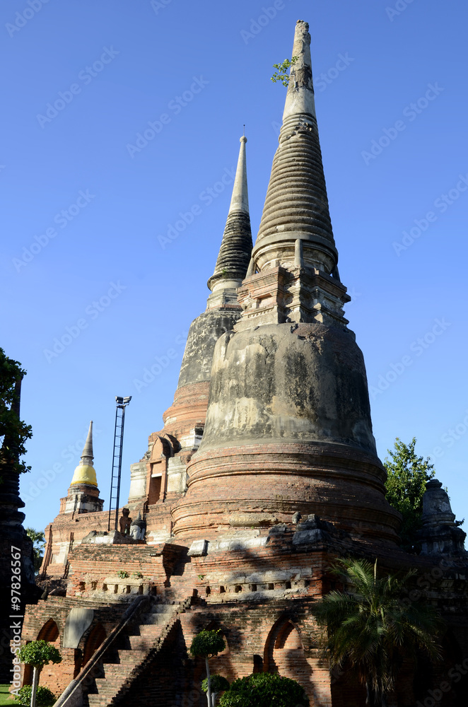 Fototapeta premium Buddhastatue und Tempel in Thailand