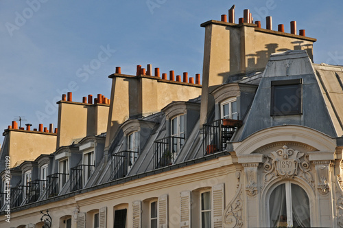 Parigi, le case tipiche di Montmartre photo