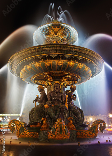 Fontaine des mers place de la Concorde à Paris