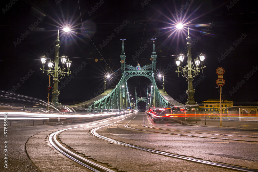 Chain Bridge in Budapest, Hungary - obrazy, fototapety, plakaty 