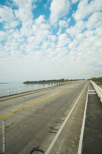 Road crossing Palmar reservoir