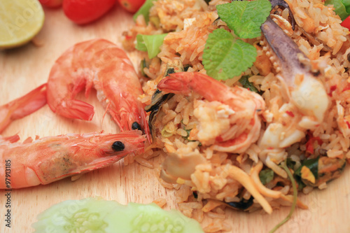 Fried rice with seafood