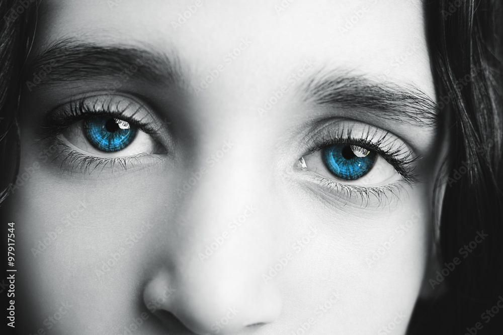 Naklejka premium A beautiful insightful look eye. Close up shot