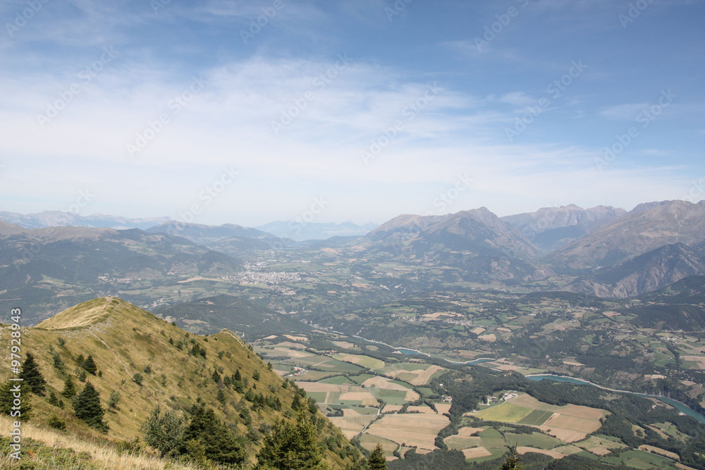 Alpes du sud, au dessus le la vallée