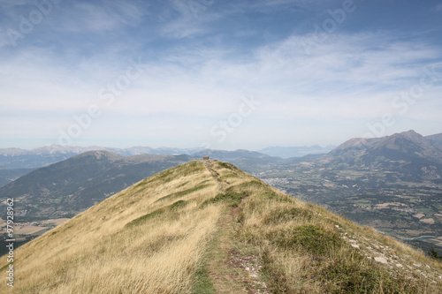 Billede på lærred Alpes du sud, Au bord du bonnet de Calvin