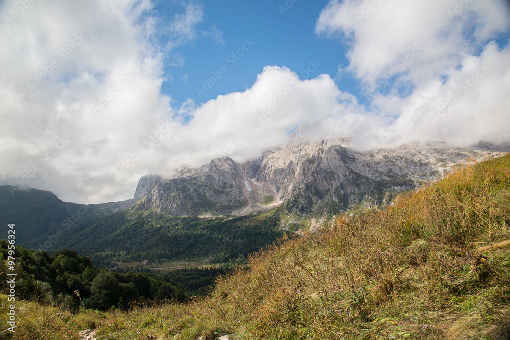 Obraz premium Majestic mountain landscapes of the Caucasian reserve