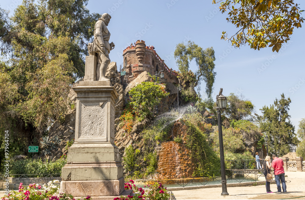 Fototapeta premium CERRO SANTA LUCIA-NOV 14, 2015: Cerro Santa Lucia park in the middle of the busy city of Santiago, Chile