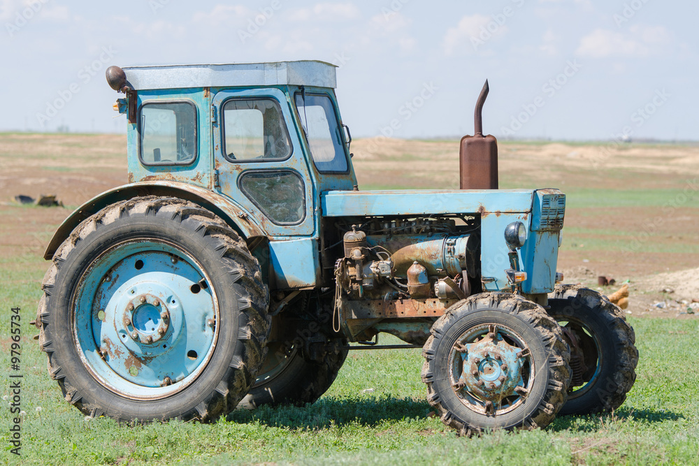 Obraz premium Type in a profile on a tractor T-40