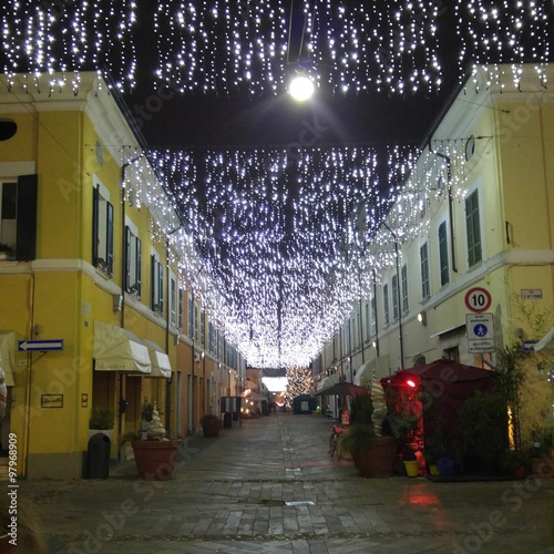 Via illuminata dal Natale photo
