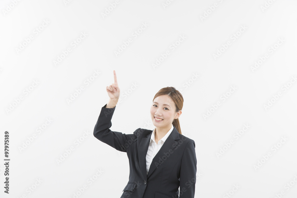 スーツを着た女性 スーツを着た女性