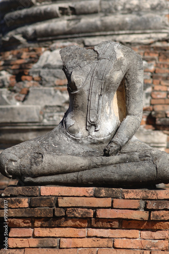 Buddhistische Tempel und Buddhastatuen in Thailand