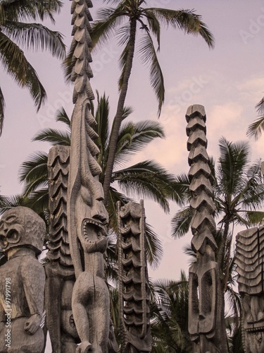 Tablou pe pânză Hawaiian wood carvings