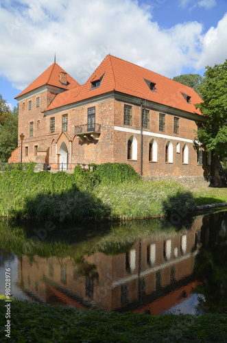 Późnogotycki zamek w Oporowie, Polska photo