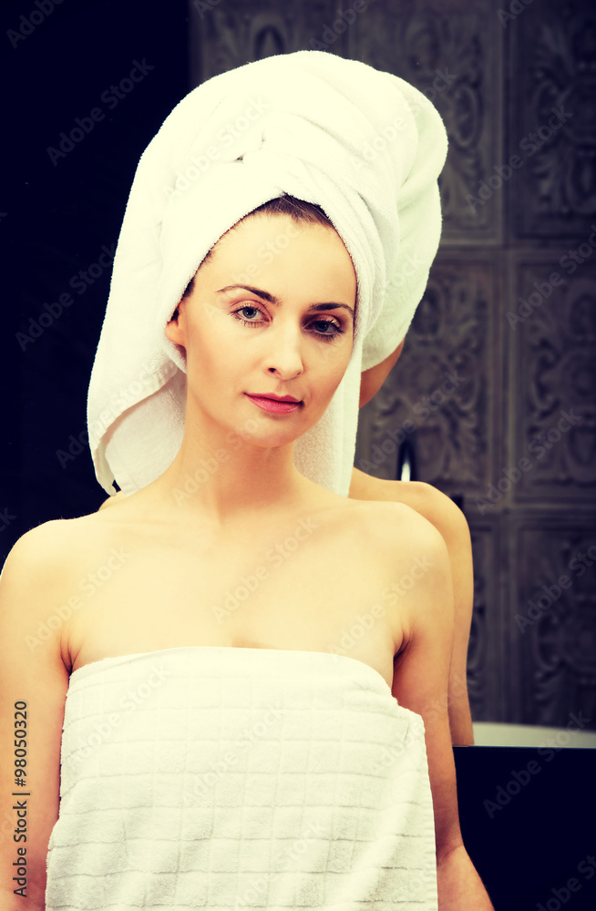 Fototapeta premium Natural beautiful woman in bathroom.