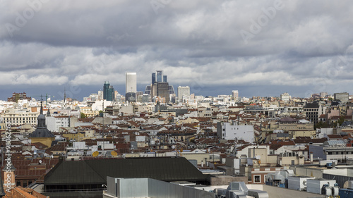 Obraz na płótnie cloudy sky in Madrid w salonie