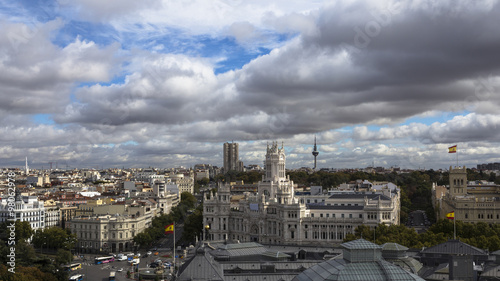 Obraz na płótnie clouds in madrid w salonie