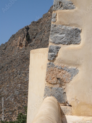 Mauern im Kloster Moni Kapsa photo