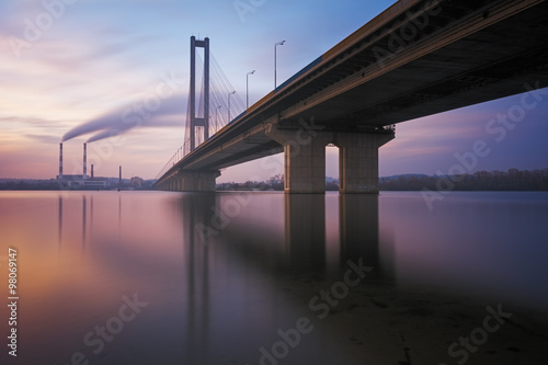 Südbrücke in Kiew, Ukraine. © Berlin85
