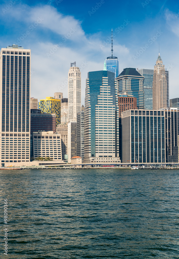 Obraz premium Manhattan skyscrapers on a sunny day