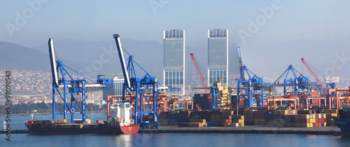 Canvas Print Big cargo ship waiting to be loaded in the izmir port of Alsancak