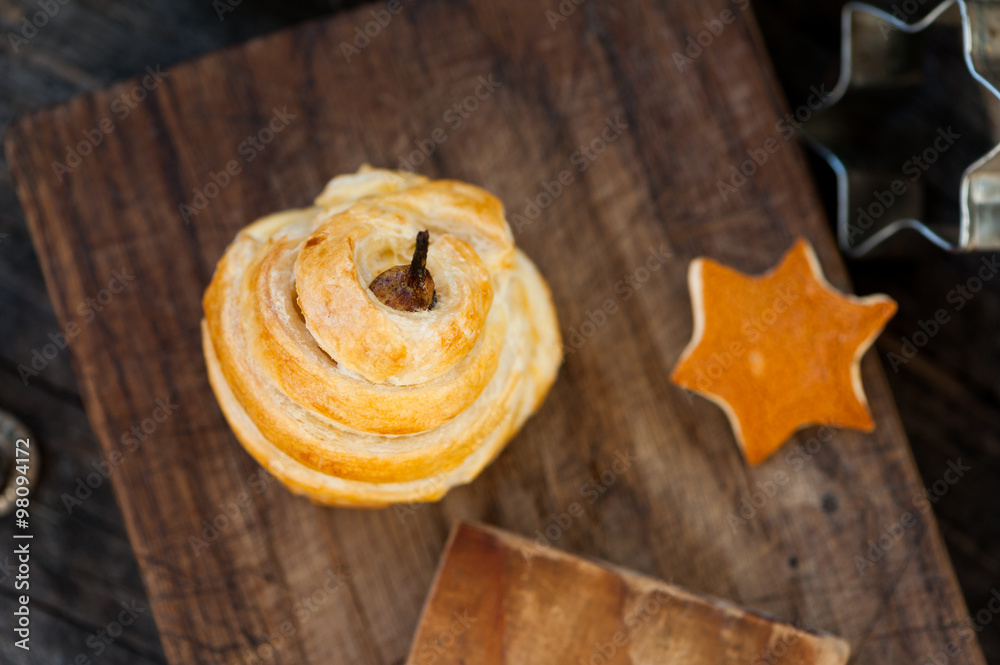 Pear baked in pastry