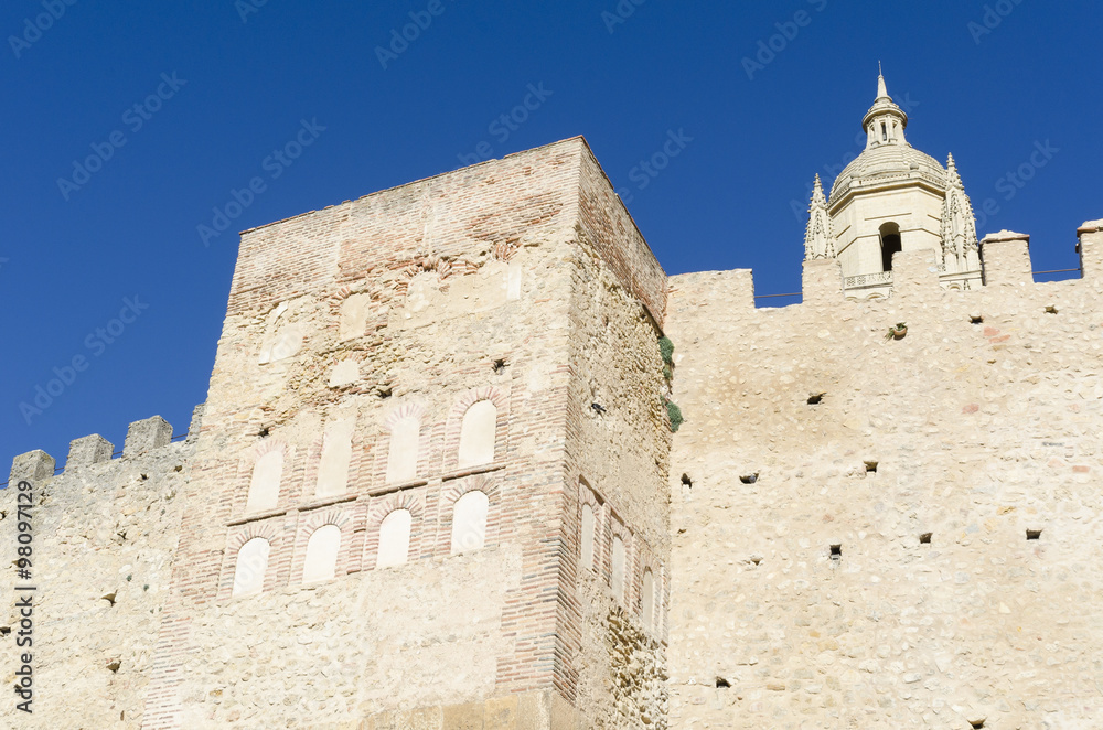 Detalle de la Muralla de la Ciudad Vieja de Segovia, España.