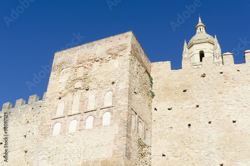 Detalle de la Muralla de la Ciudad Vieja de Segovia, España.