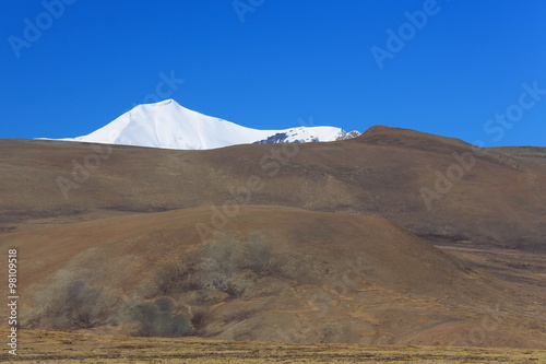 Pulha Ri-peak seen from Gyatso La-pass. Tibet. 1910