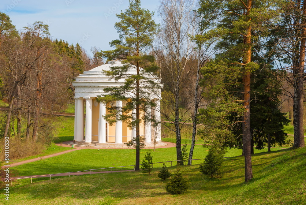 Garden Pavilion in Pavlovsk park in St. Petersburg Garden Pavilion in Pavlovsk park in St. Petersburg