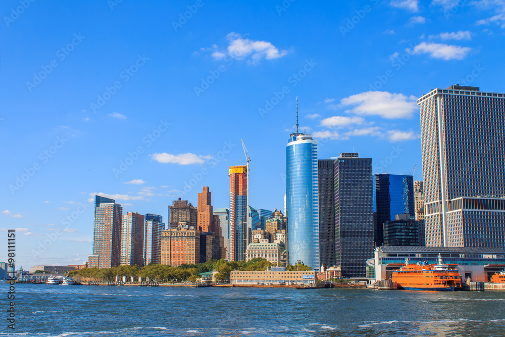 Fototapeta premium Manhattan Skyline with over Hudson River