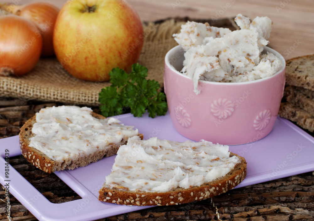Brot mit Griebenschmalz Brot mit Griebenschmalz