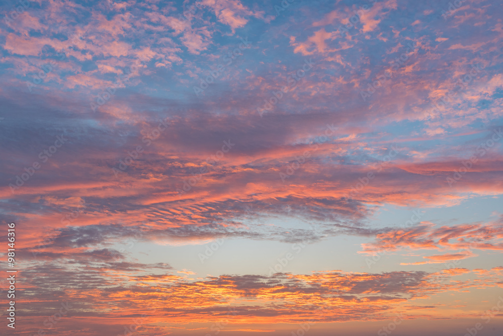 Fototapeta premium Kolorowe nieba wschód słońca