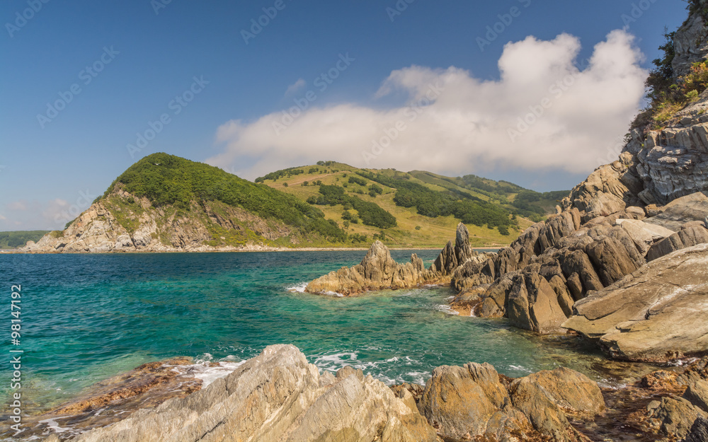 Fototapeta premium Скалы и горы на берегах Японского моря. Приморье, Россия.Rocks and mountains on the shores of the sea of Japan. Primorye, Russia.
