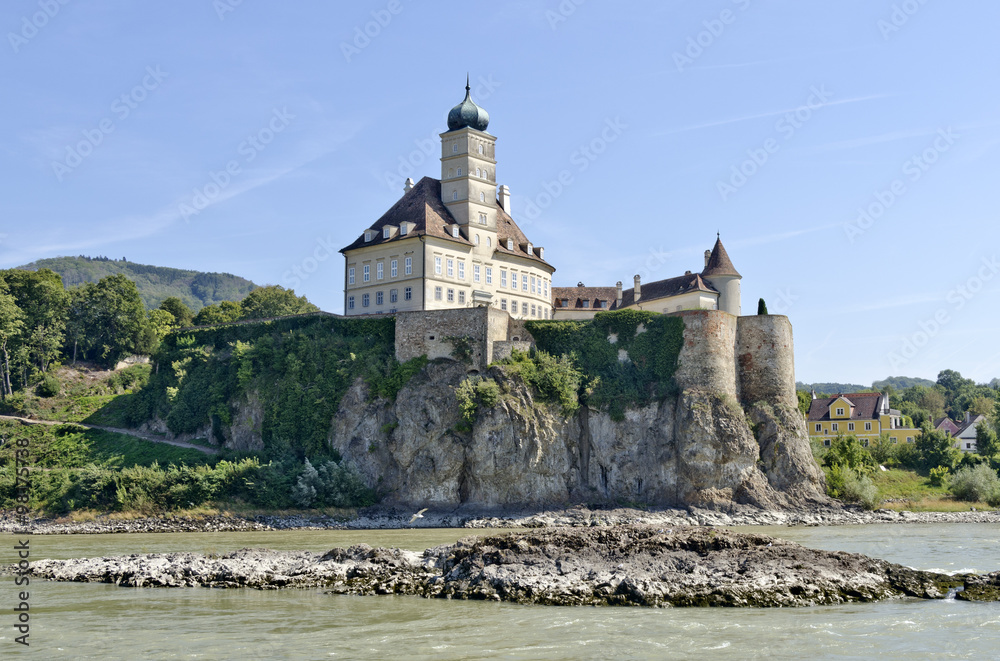 Schloss Schönbühel im Donautal
